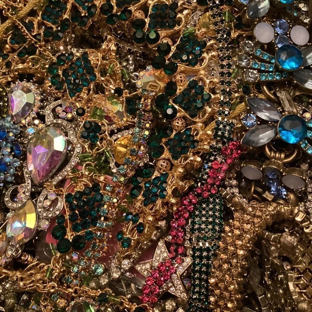 1 LB Vtg costume Jewelry Lot~ HIGH END Silver Gold, Pearls, Rhinestones Bling - Picture 11 of 12